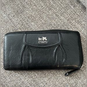 Coach black leather wallet - like new condition